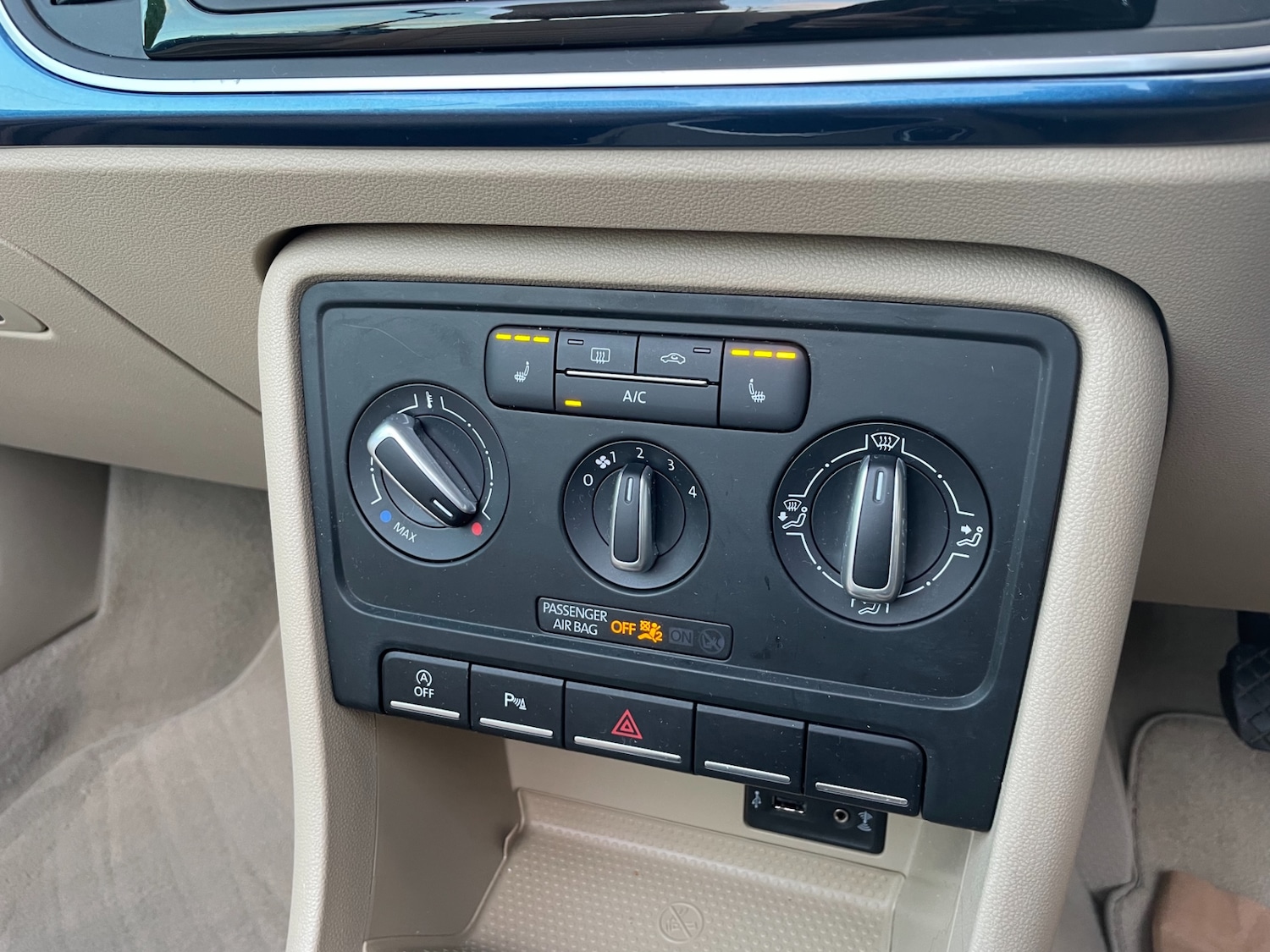 Used Volkswagen Beetle 2016 for sale - 76736559: Photo 10