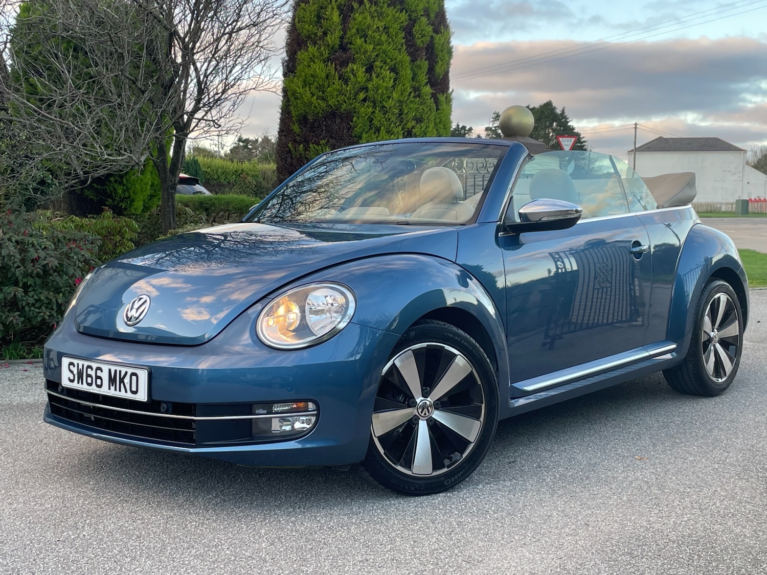 Used Volkswagen Beetle 2016 for sale - 76736559: Photo 3