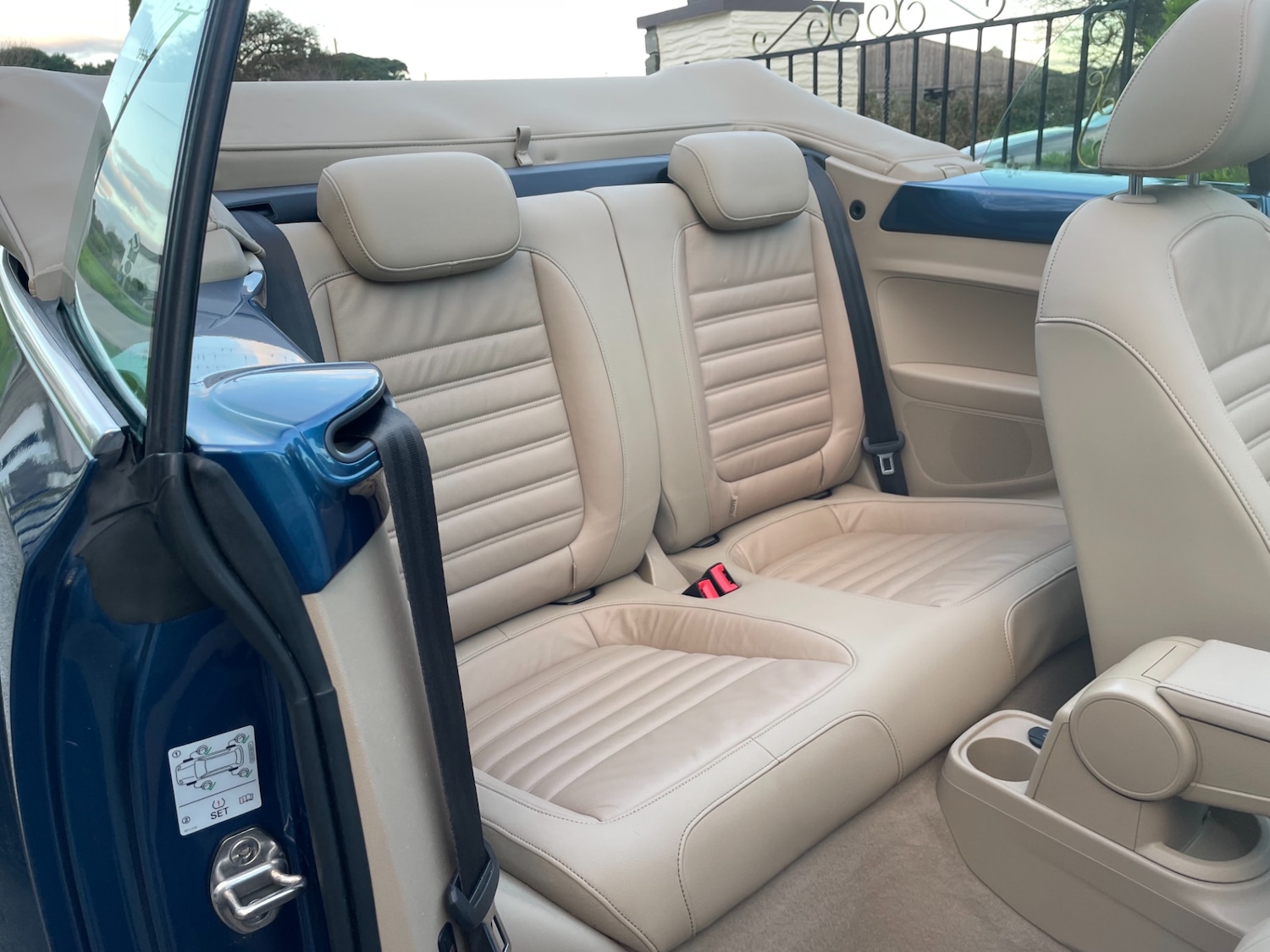 Used Volkswagen Beetle 2016 for sale - 76736559: Photo 5