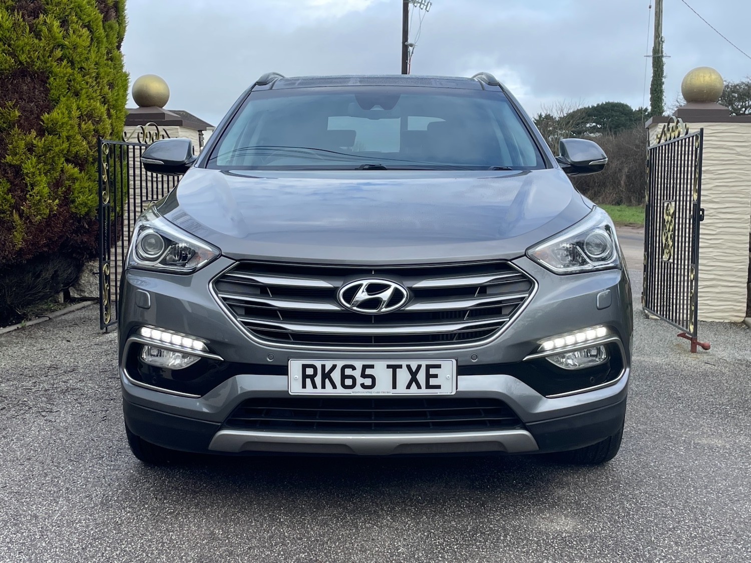 Used Hyundai Santa Fe 2015 for sale - 77195822: Photo 2