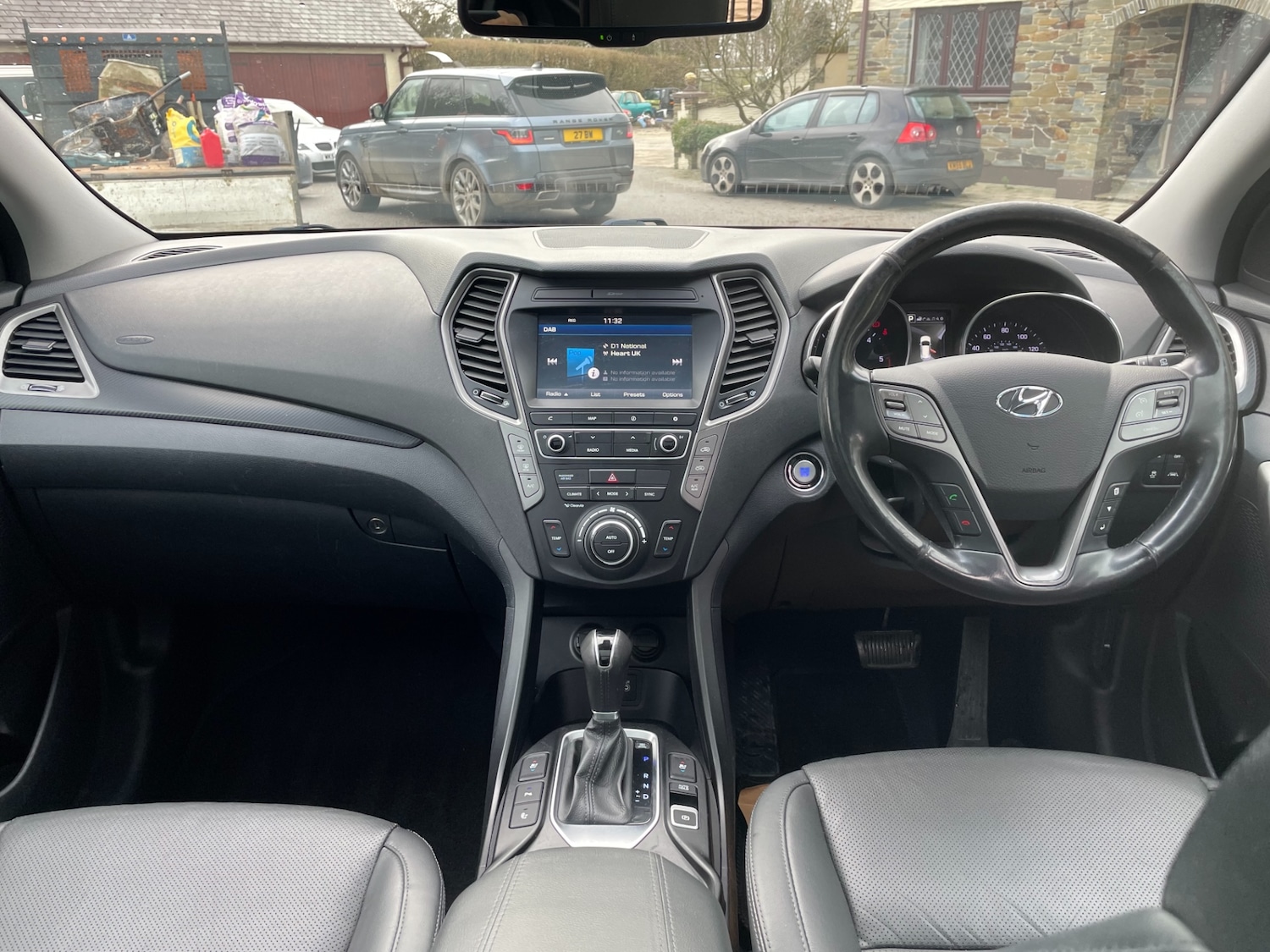 Used Hyundai Santa Fe 2015 for sale - 77195822: Photo 8