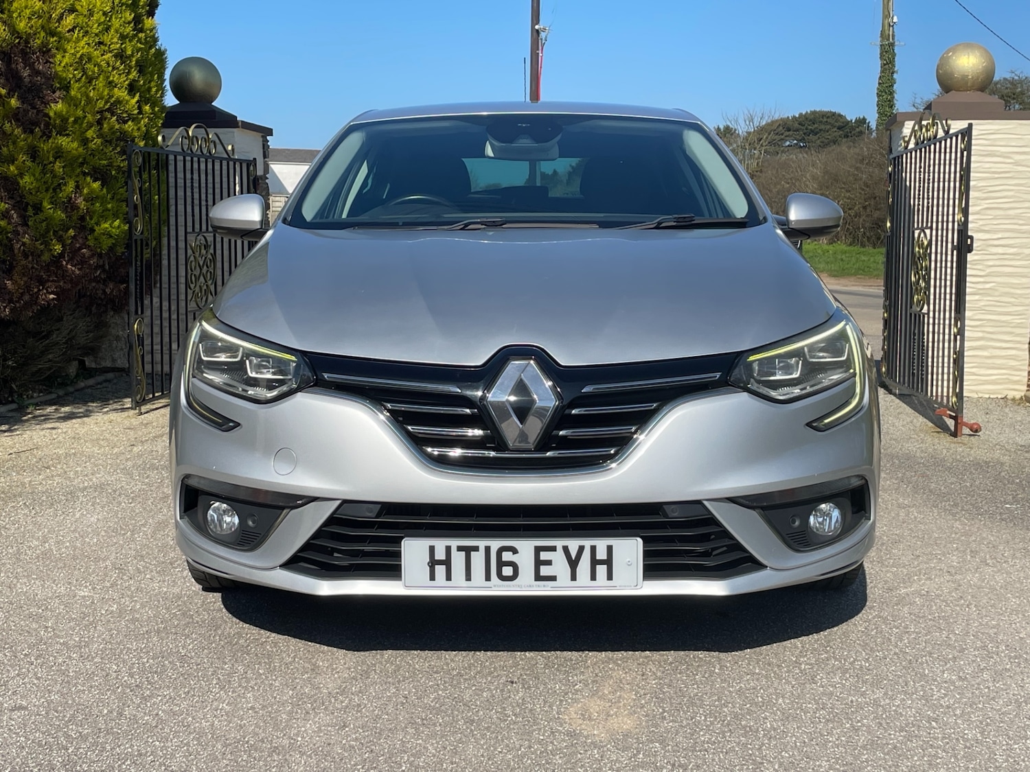 Used Renault Megane 2016 for sale - 77947160: Photo 2
