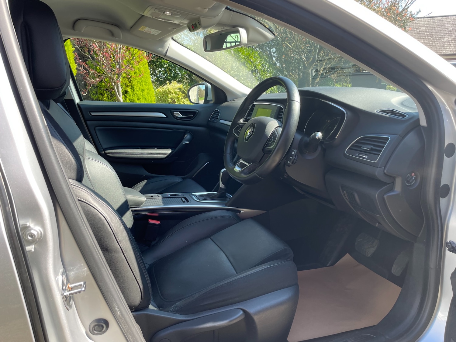 Used Renault Megane 2016 for sale - 77947160: Photo 6