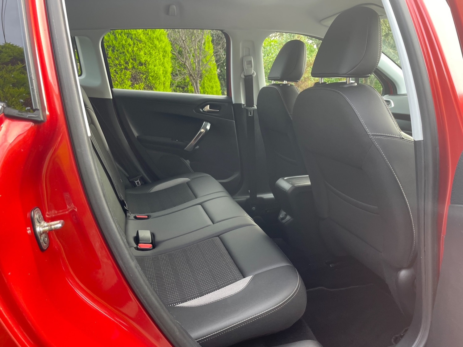 Used Peugeot 2008 2015 for sale - 76565097: Photo 5