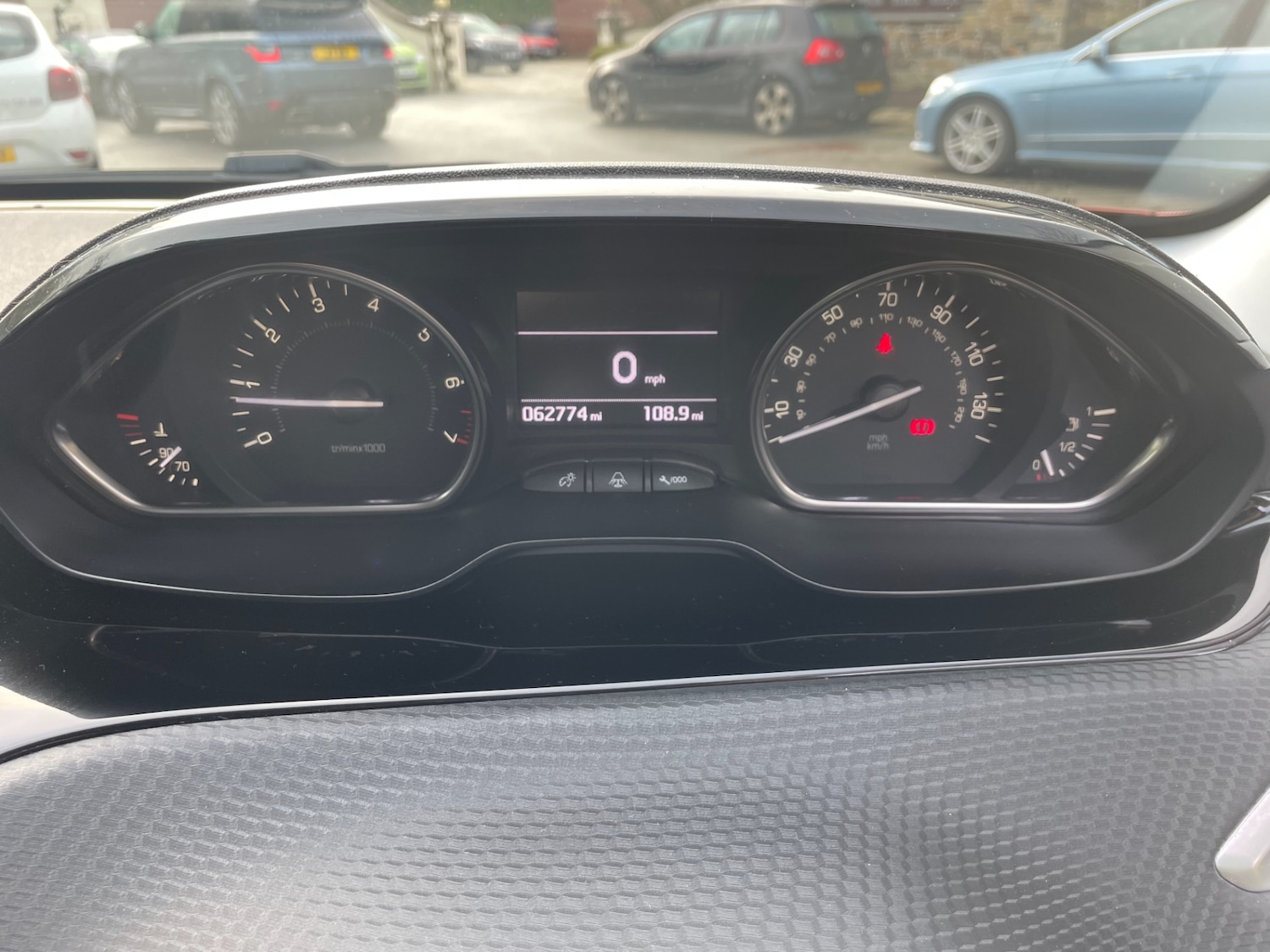 Used Peugeot 2008 2015 for sale - 76565097: Photo 9