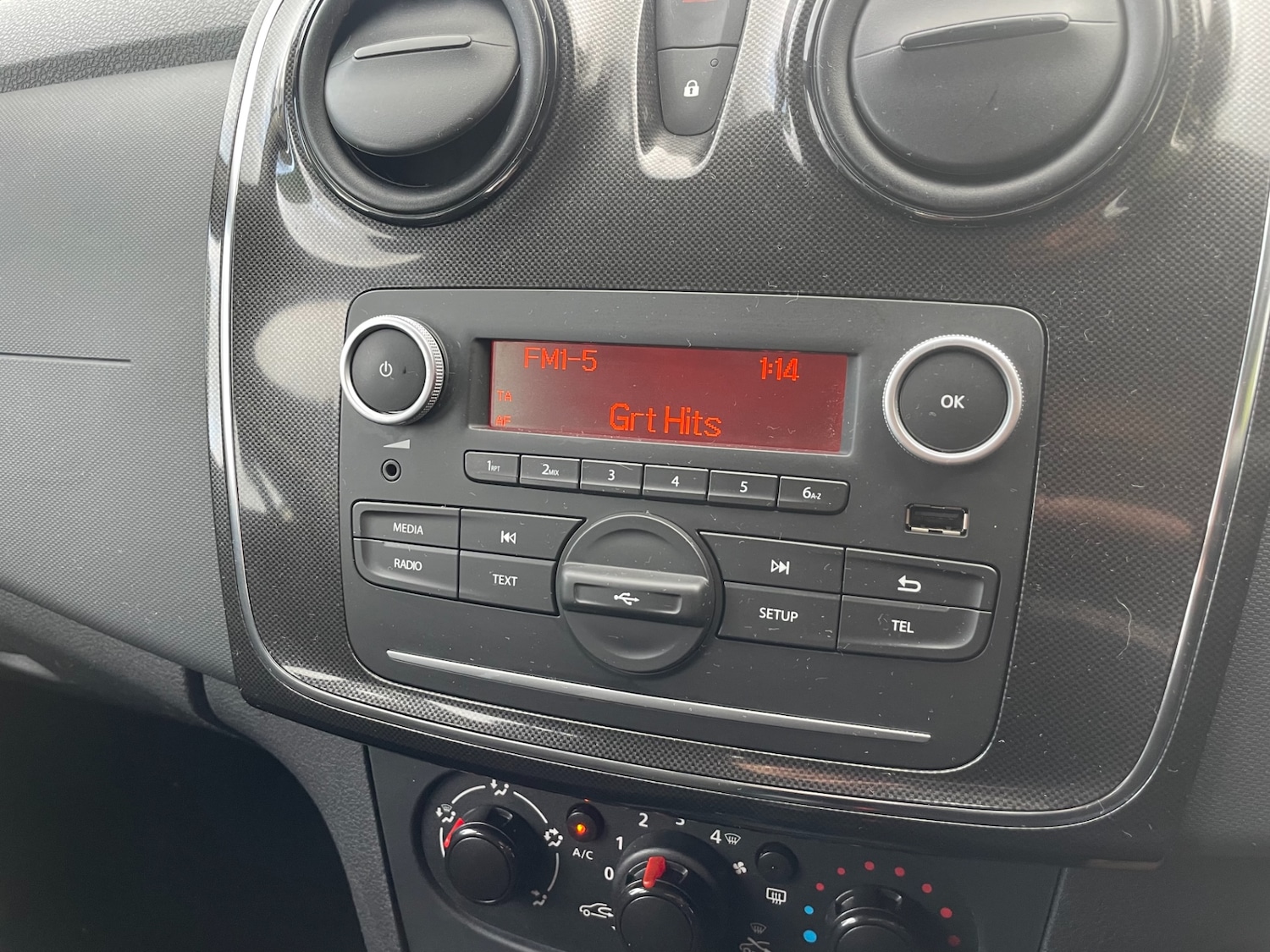 Used Dacia Sandero 2017 for sale - 76638057: Photo 11