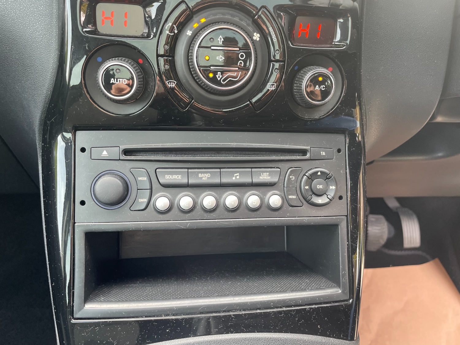 Used Citroen C3 Picasso 2016 for sale - 77984938: Photo 11