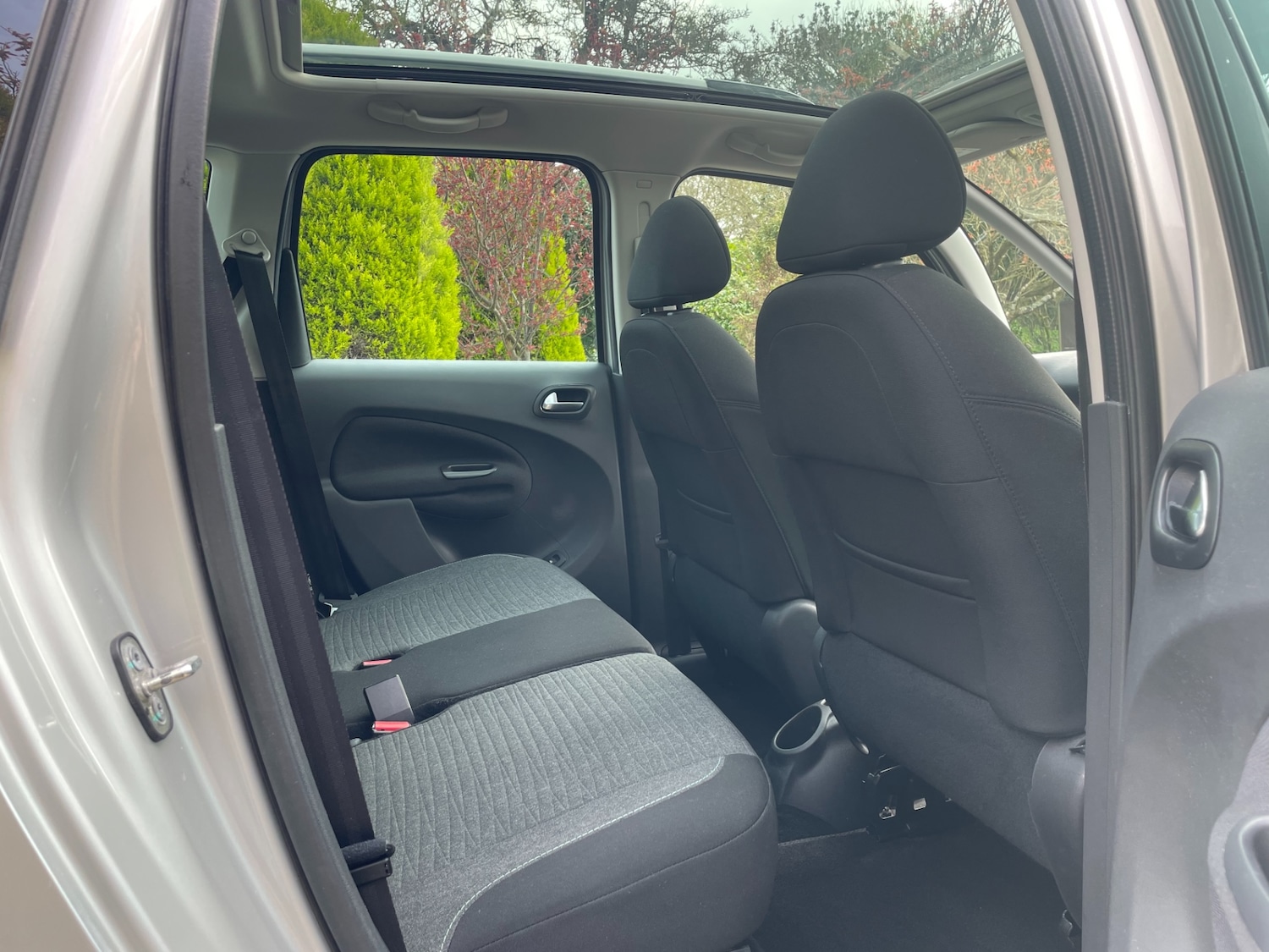 Used Citroen C3 Picasso 2016 for sale - 77984938: Photo 5