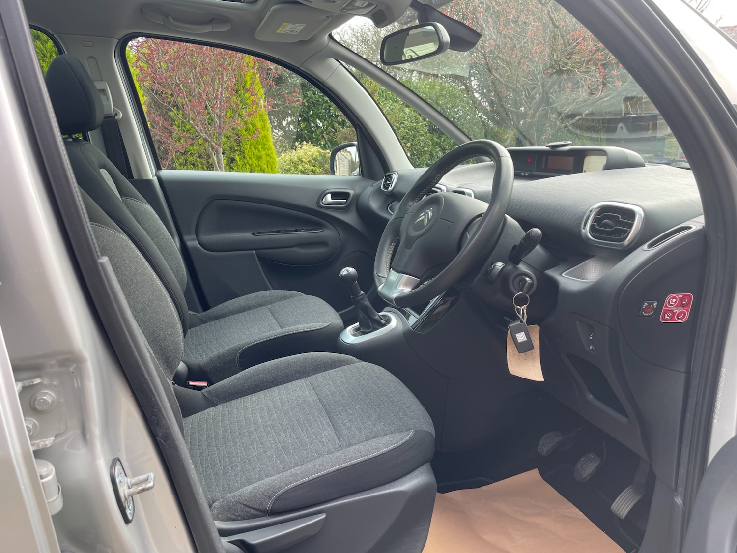 Used Citroen C3 Picasso 2016 for sale - 77984938: Photo 6