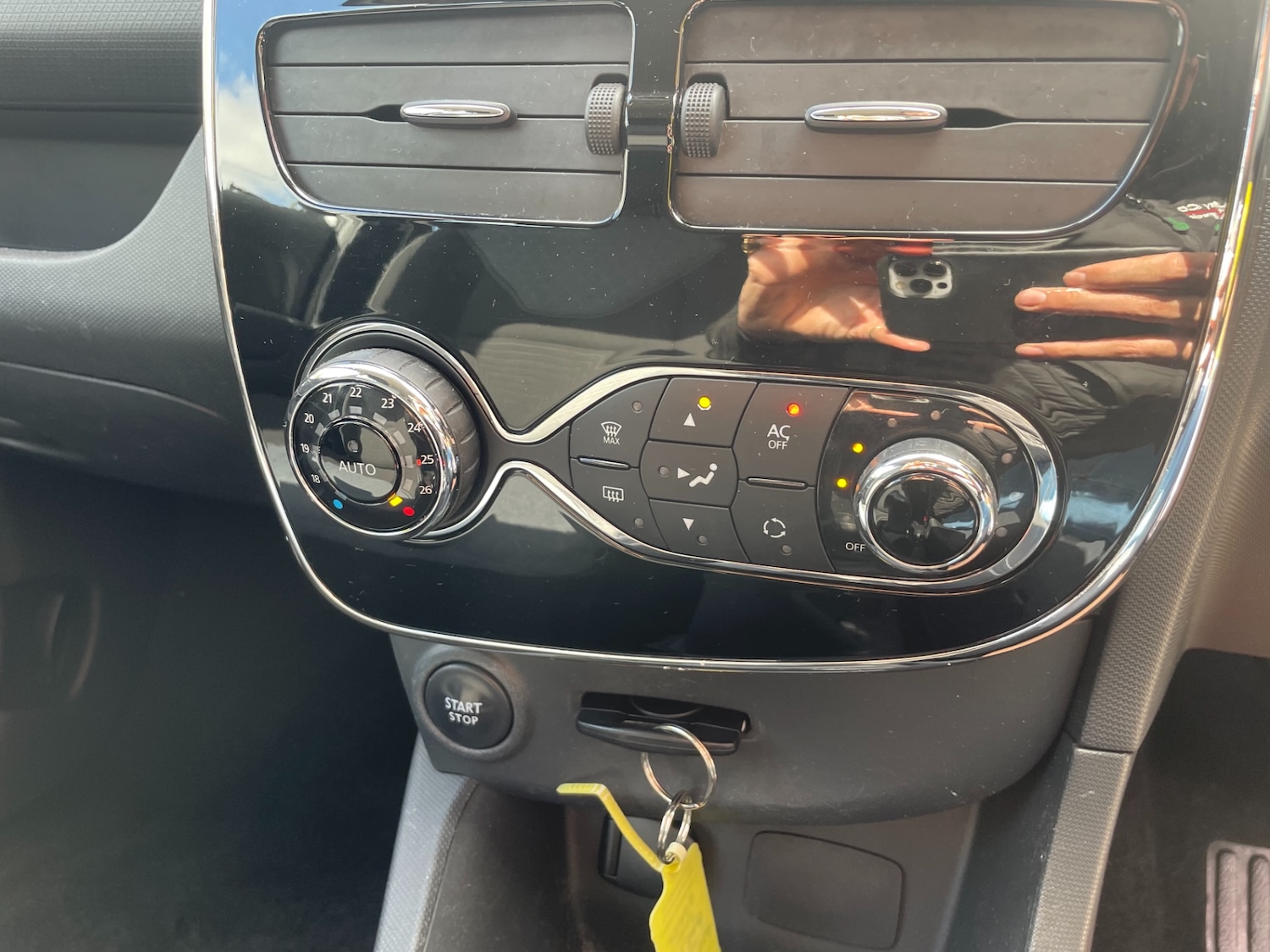 Used Renault Clio 2014 for sale - 78121383: Photo 12