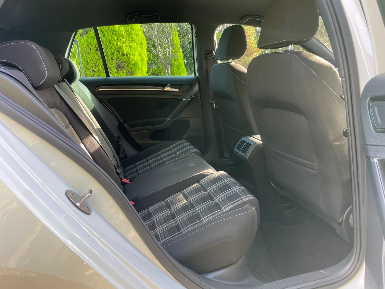 Used Volkswagen Golf 2014 for sale - 76735649: Photo 5