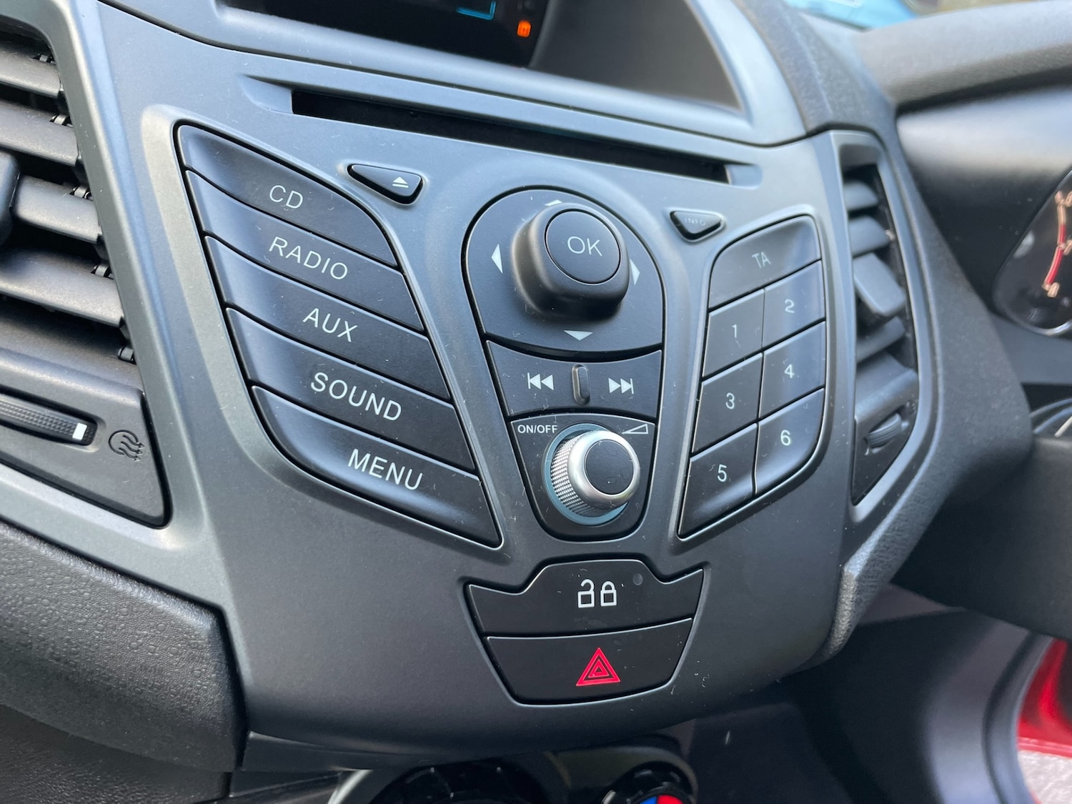 Used Ford Fiesta 2014 for sale - 77432873: Photo 9