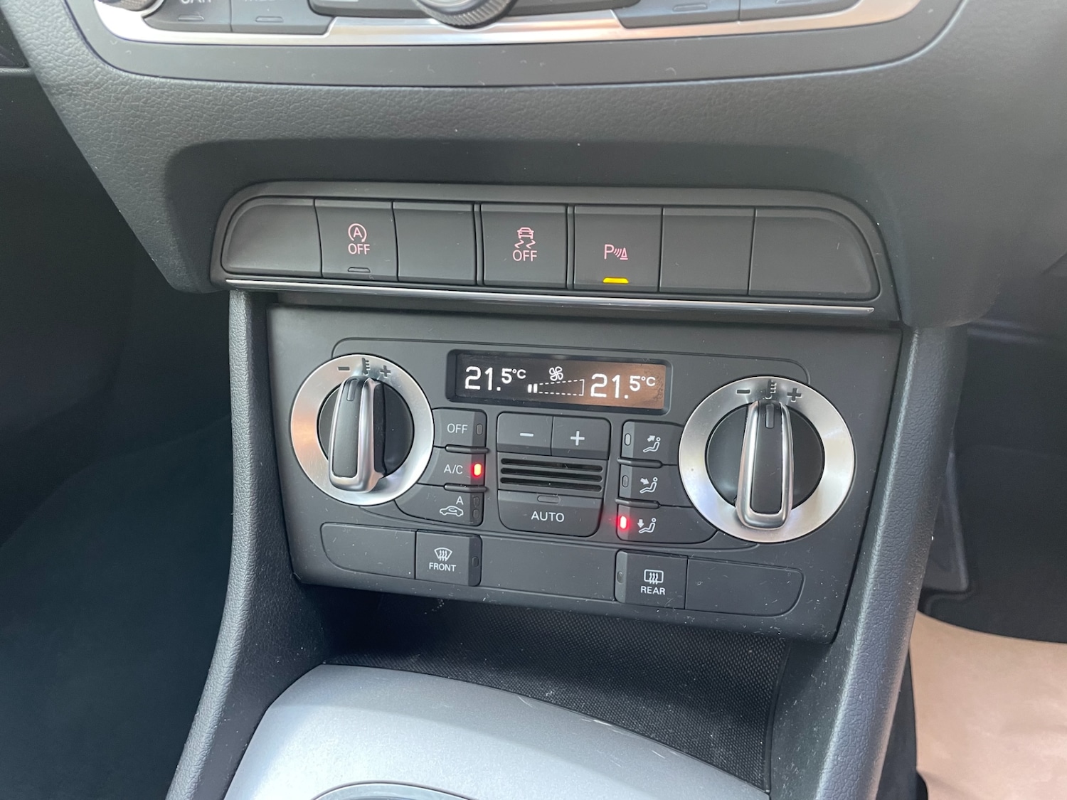 Used Audi Q3 2014 for sale - 76392342: Photo 10