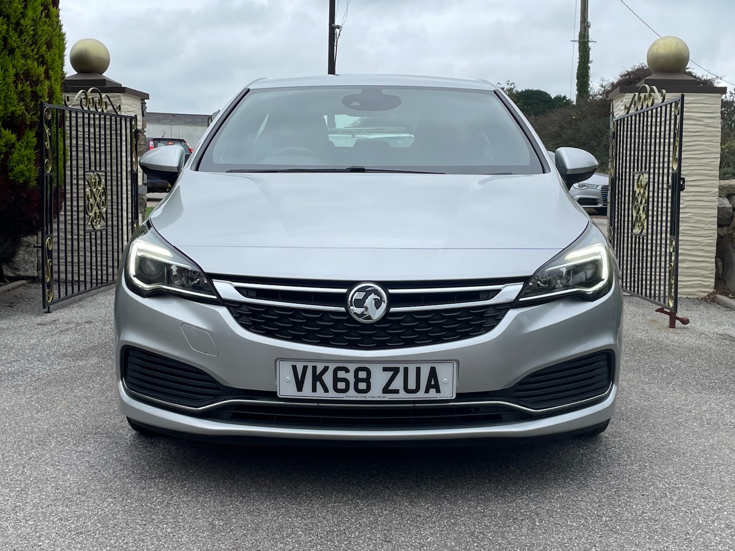 Used Vauxhall Astra 2018 for sale - 76006387: Photo 2