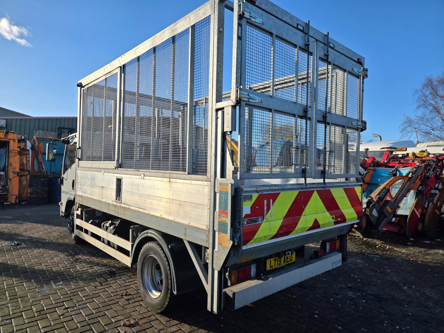 Used Isuzu Forward 2019 for sale - 76104470: Photo 6