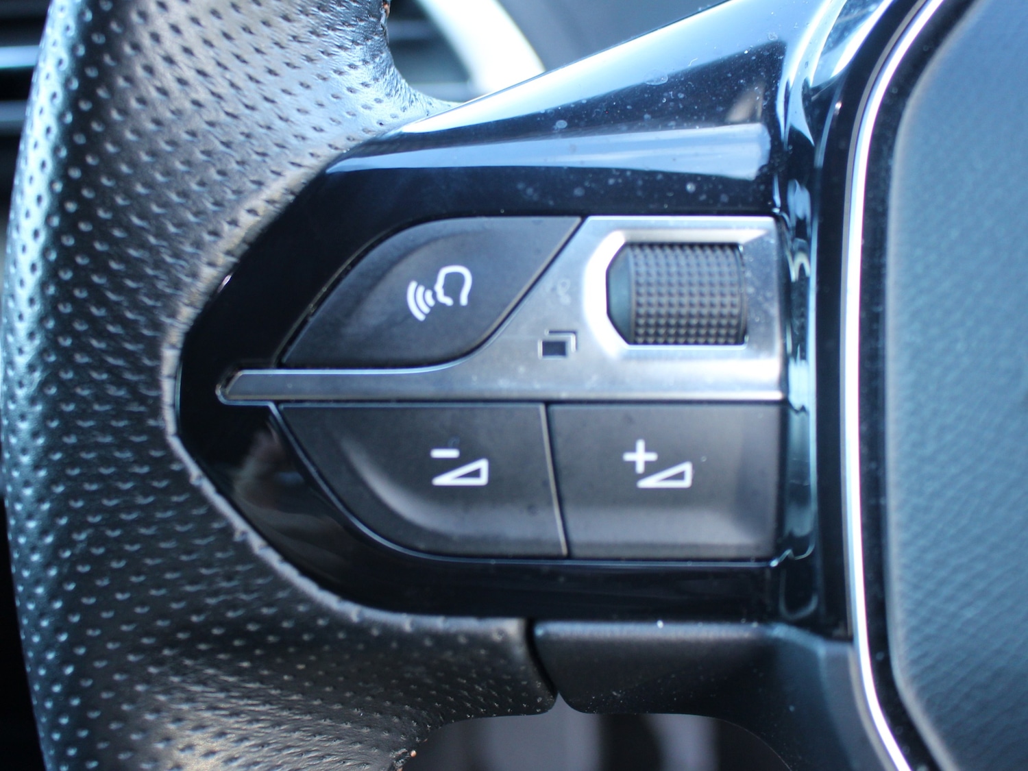 Used Peugeot 3008 2021 for sale - 76352970: Photo 7
