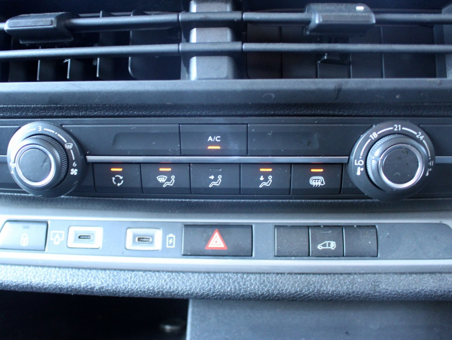 Used Vauxhall Vivaro 2024 for sale - 77654076: Photo 16