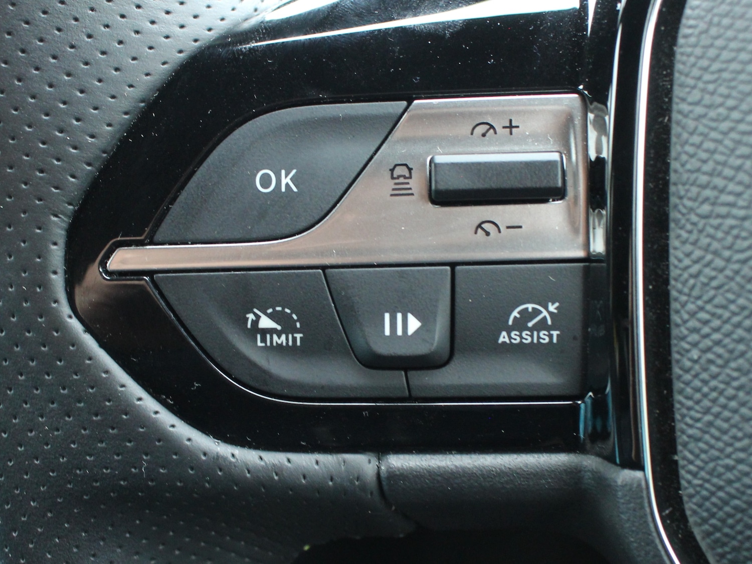 Used Peugeot 408 2024 for sale - 76577409: Photo 22