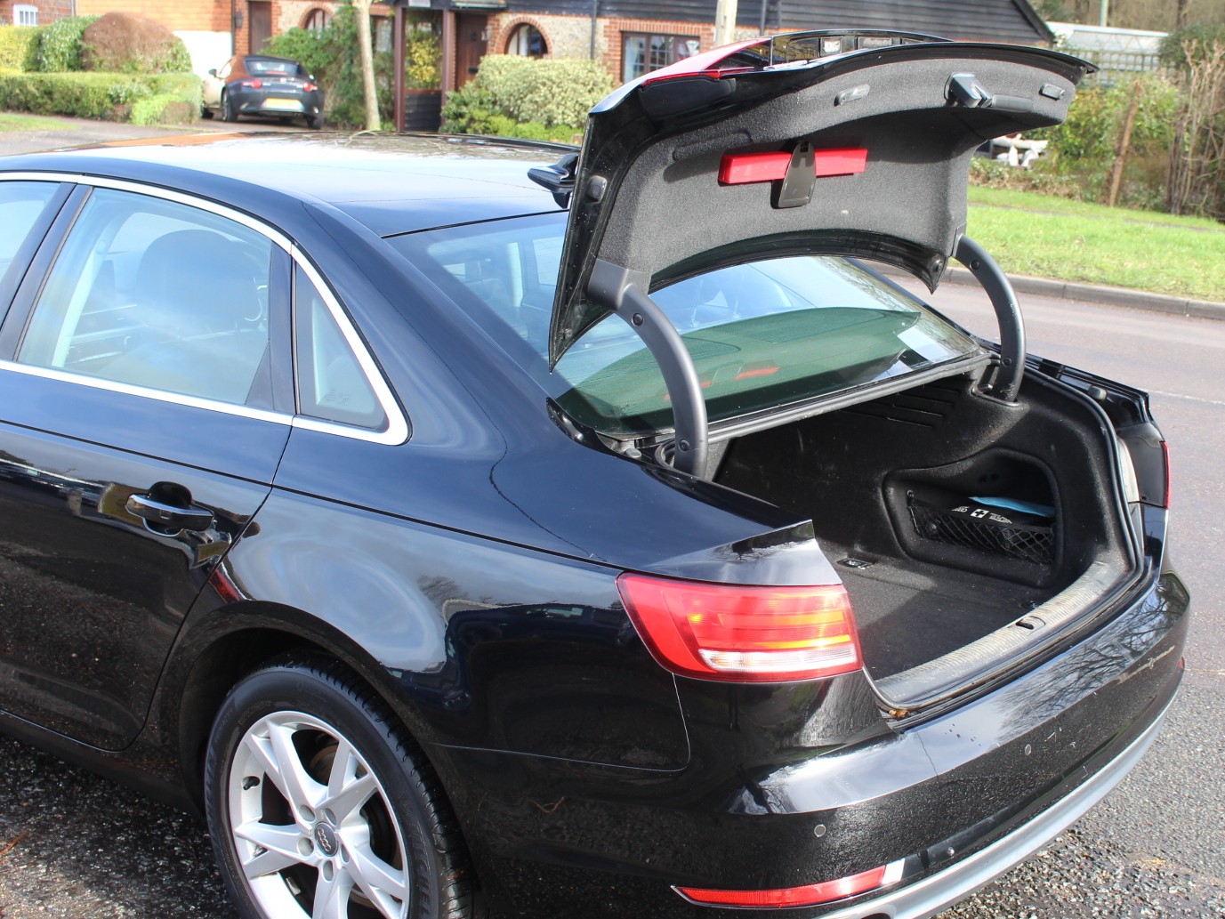 Used Audi A4 2018 for sale - 77382076: Photo 19