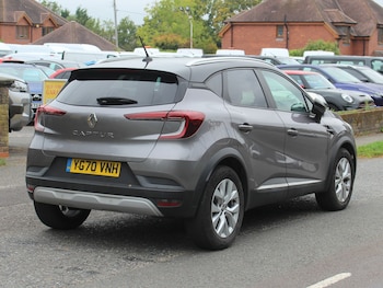 Used Renault Captur 2020 for sale - 75999326: Photo 2