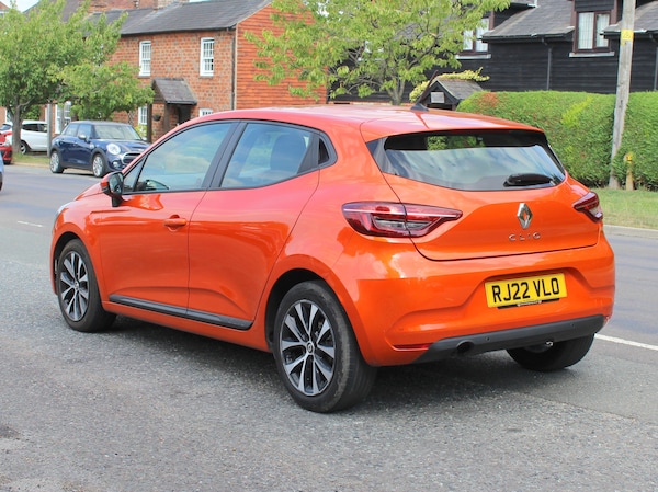 Used Renault Clio 2022 for sale - 75655712: Photo 2