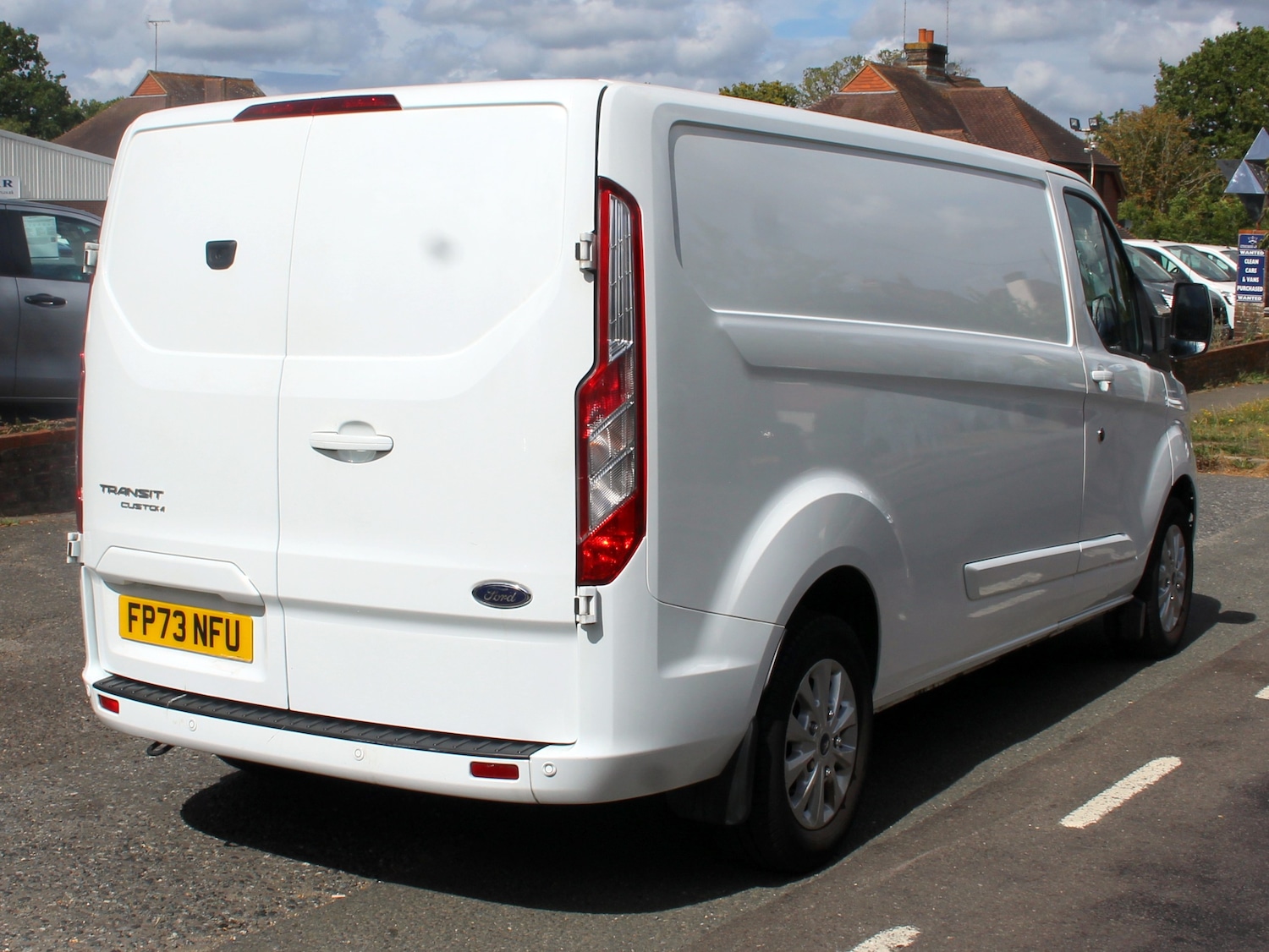 Used Ford Transit Custom 2023 for sale - 75632620: Photo 2