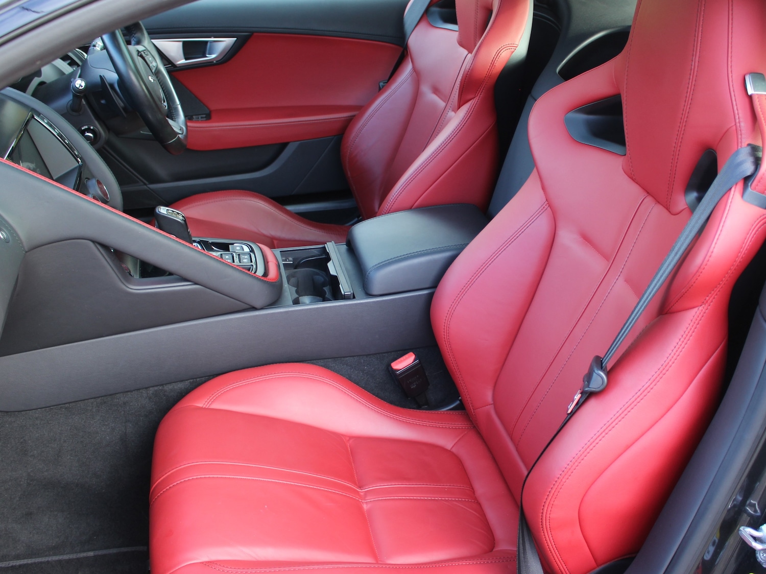 Used Jaguar F-Type 2015 for sale - 76557792: Photo 18