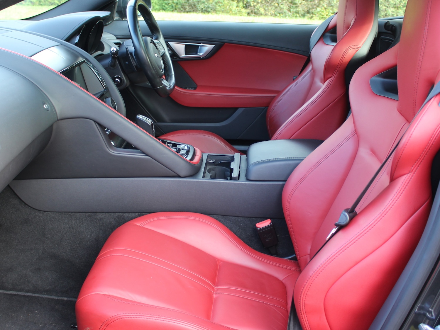 Used Jaguar F-Type 2015 for sale - 76557792: Photo 3