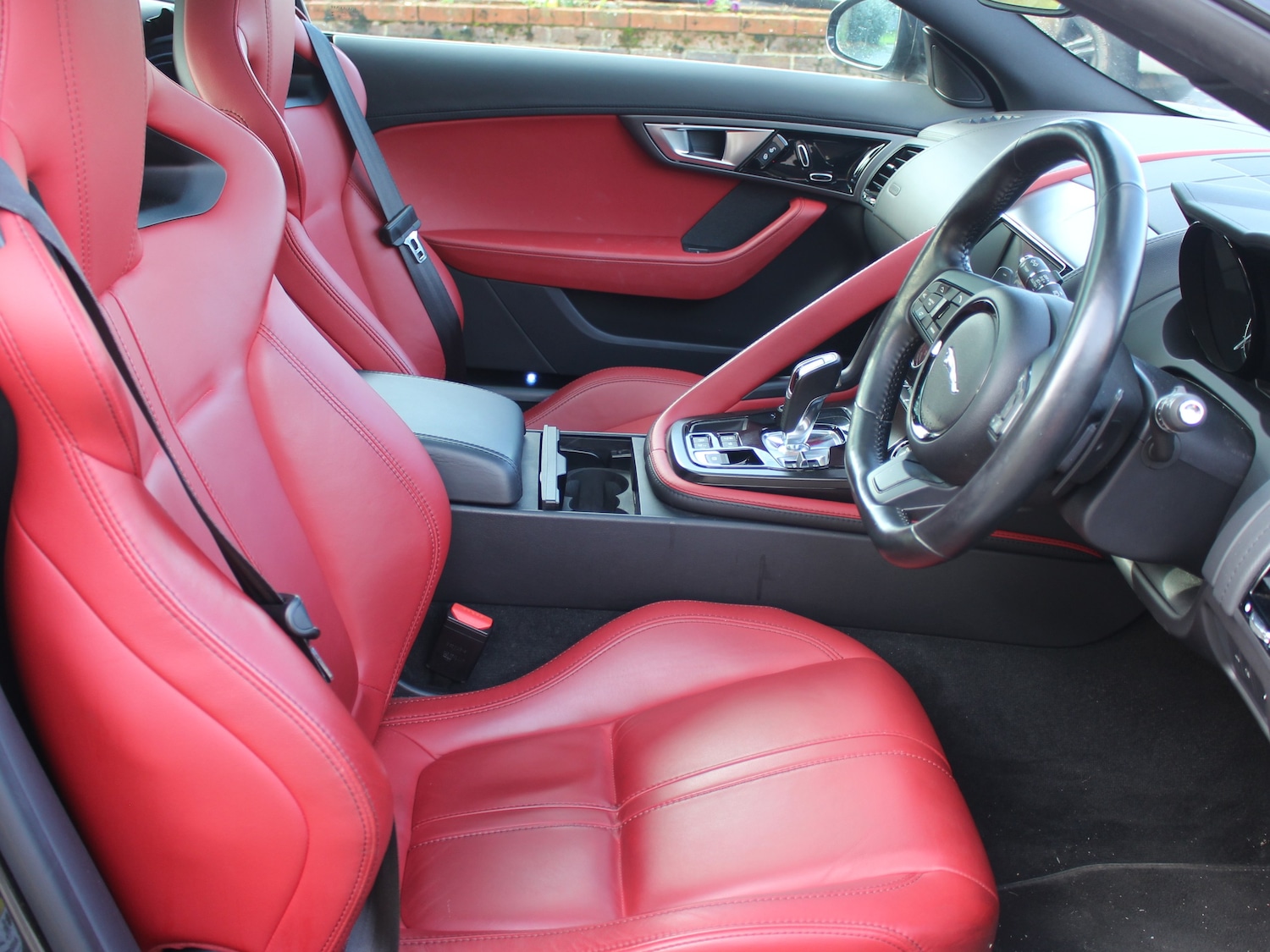 Used Jaguar F-Type 2015 for sale - 76557792: Photo 7