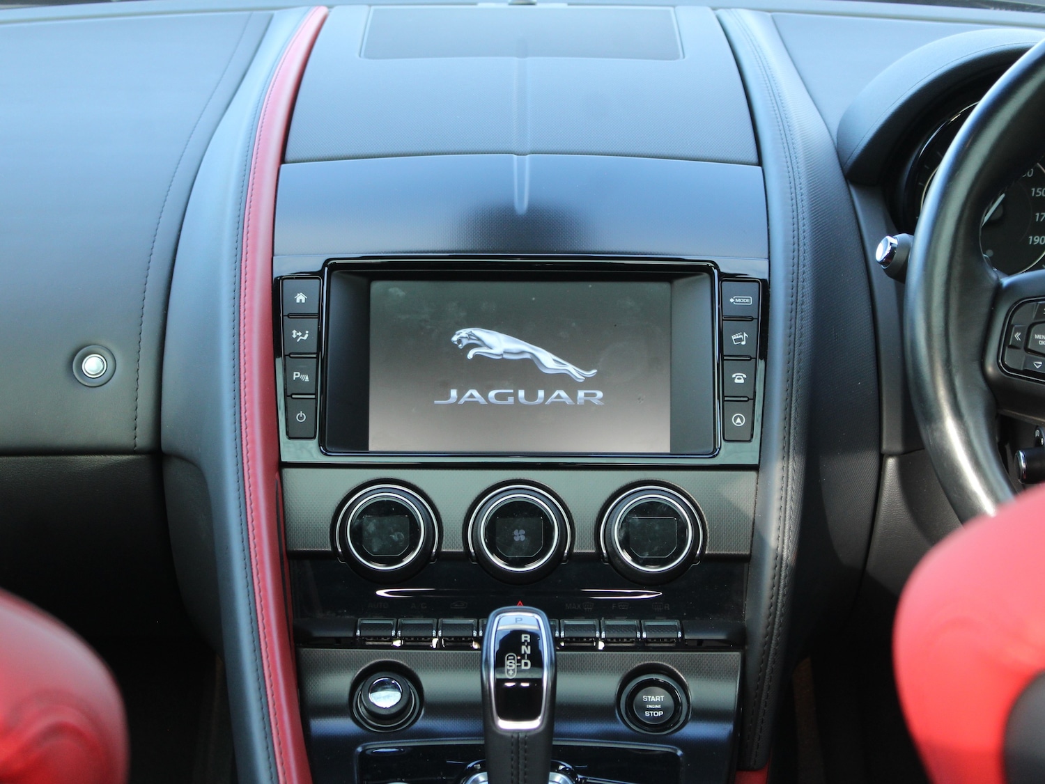 Used Jaguar F-Type 2015 for sale - 76557792: Photo 8