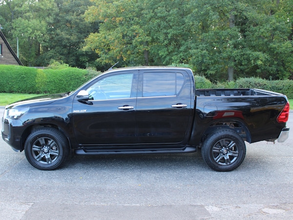 Used Toyota Hilux 2021 for sale - 76232301: Photo 2