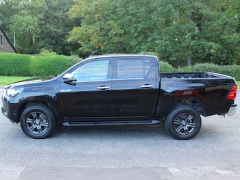 Used Toyota Hilux 2021 for sale - 76232301: Photo 2
