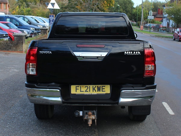Used Toyota Hilux 2021 for sale - 76232301: Photo 4