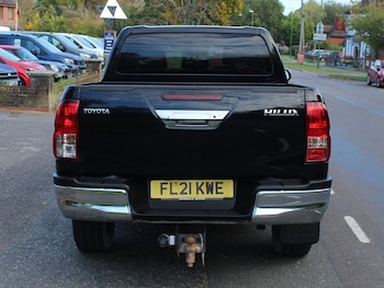 Used Toyota Hilux 2021 for sale - 76232301: Photo 4
