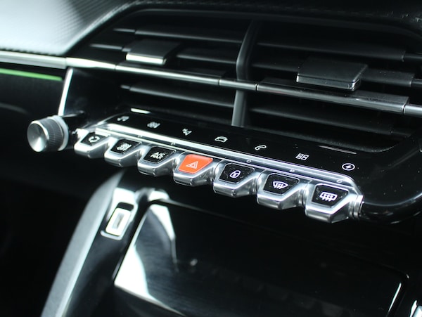 Used Peugeot E-208 2022 for sale - 76273686: Photo 25