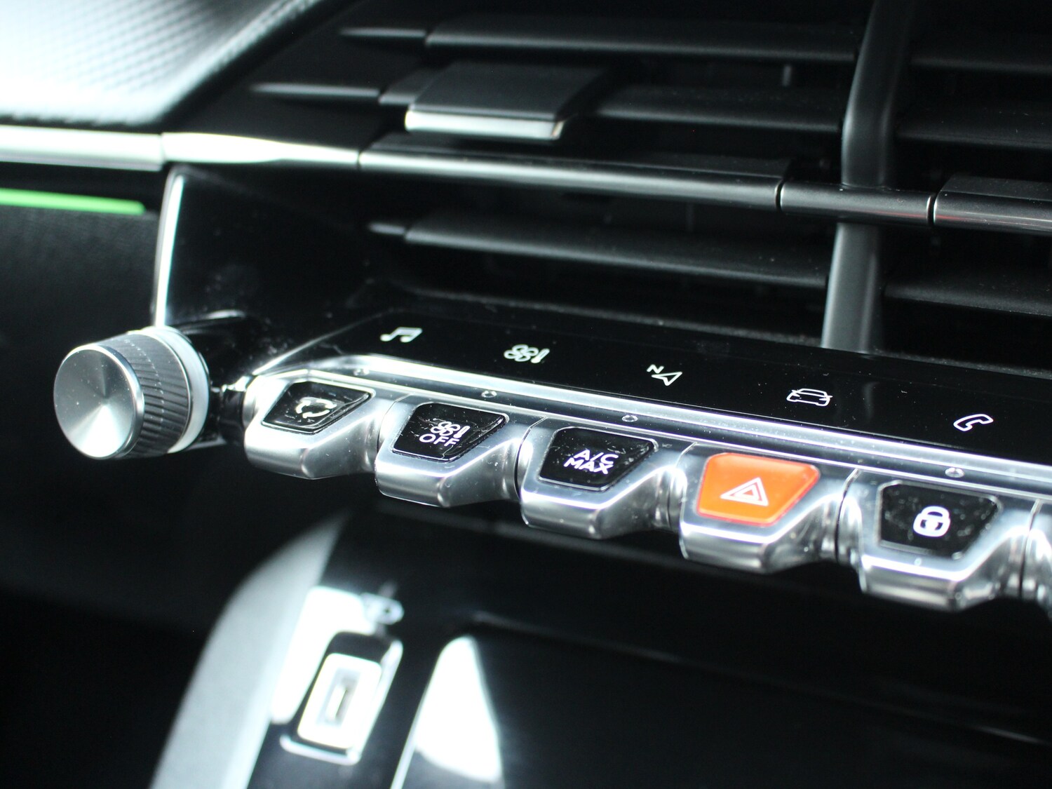 Used Peugeot E-208 2022 for sale - 76273686: Photo 26