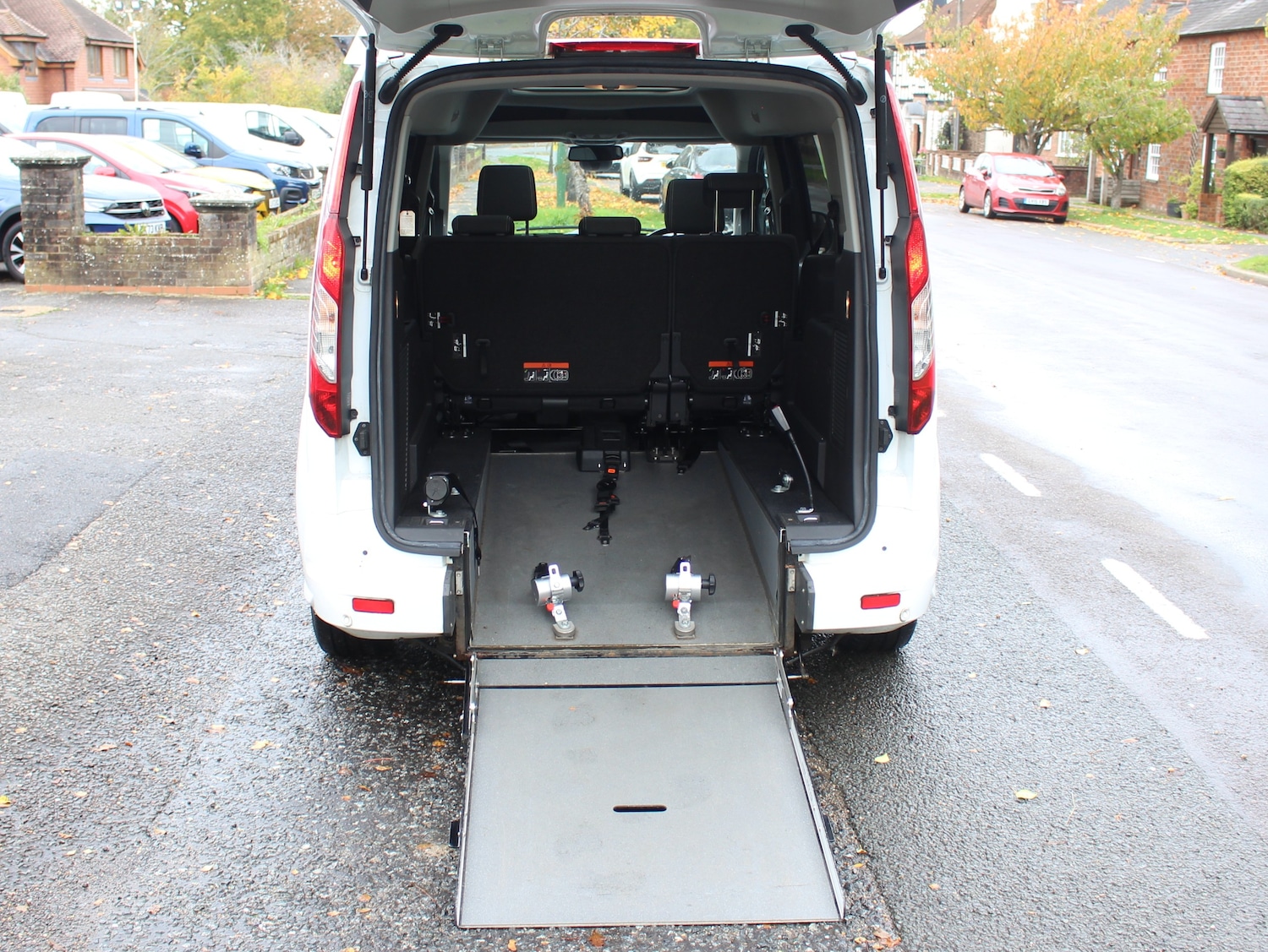 Used Ford Grand Tourneo Connect 2017 for sale - 76334653: Photo 2