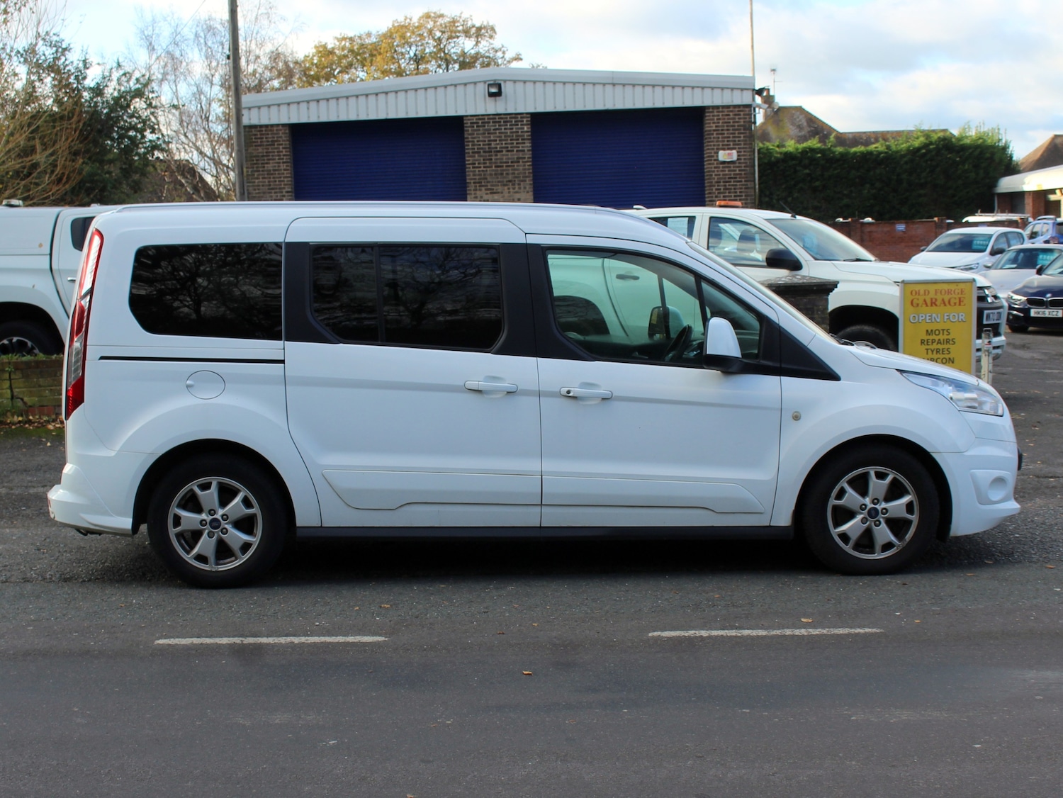 Used Ford Grand Tourneo Connect 2017 for sale - 76334653: Photo 21