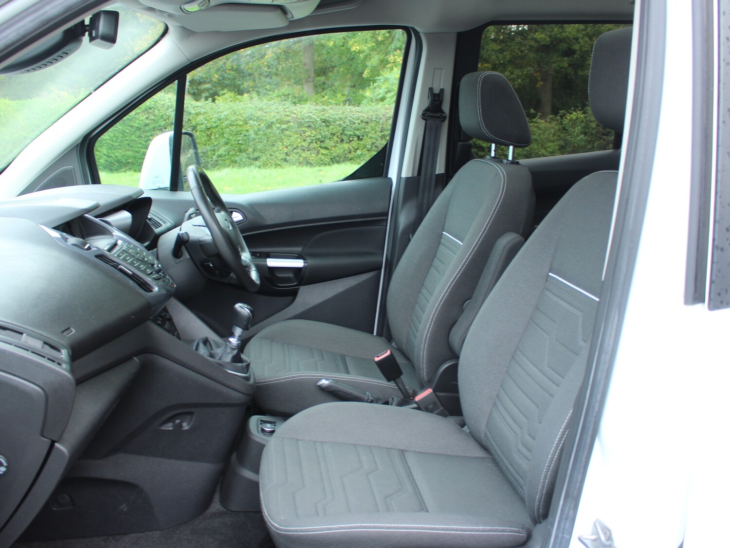 Used Ford Grand Tourneo Connect 2017 for sale - 76334653: Photo 3