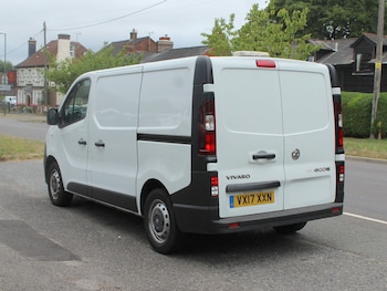 Used Vauxhall Vivaro 2017 for sale - 75632633: Photo