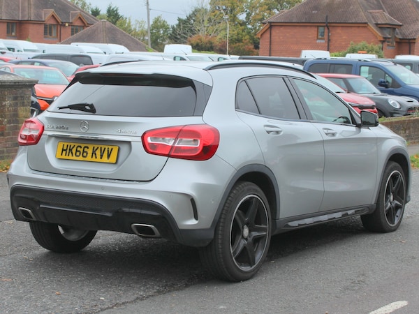 Used Mercedes-Benz GLA 2016 for sale - 76273680: Photo 2
