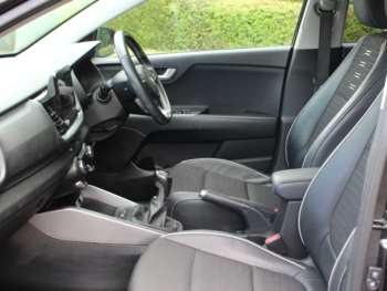 Used Kia Stonic 2021 for sale - 74871756: Photo