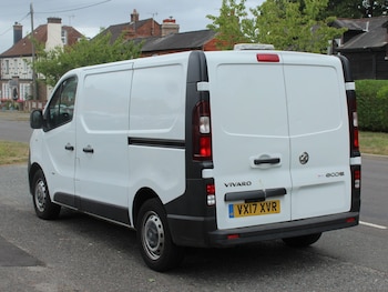 Used Vauxhall Vivaro 2017 for sale - 75632576: Photo