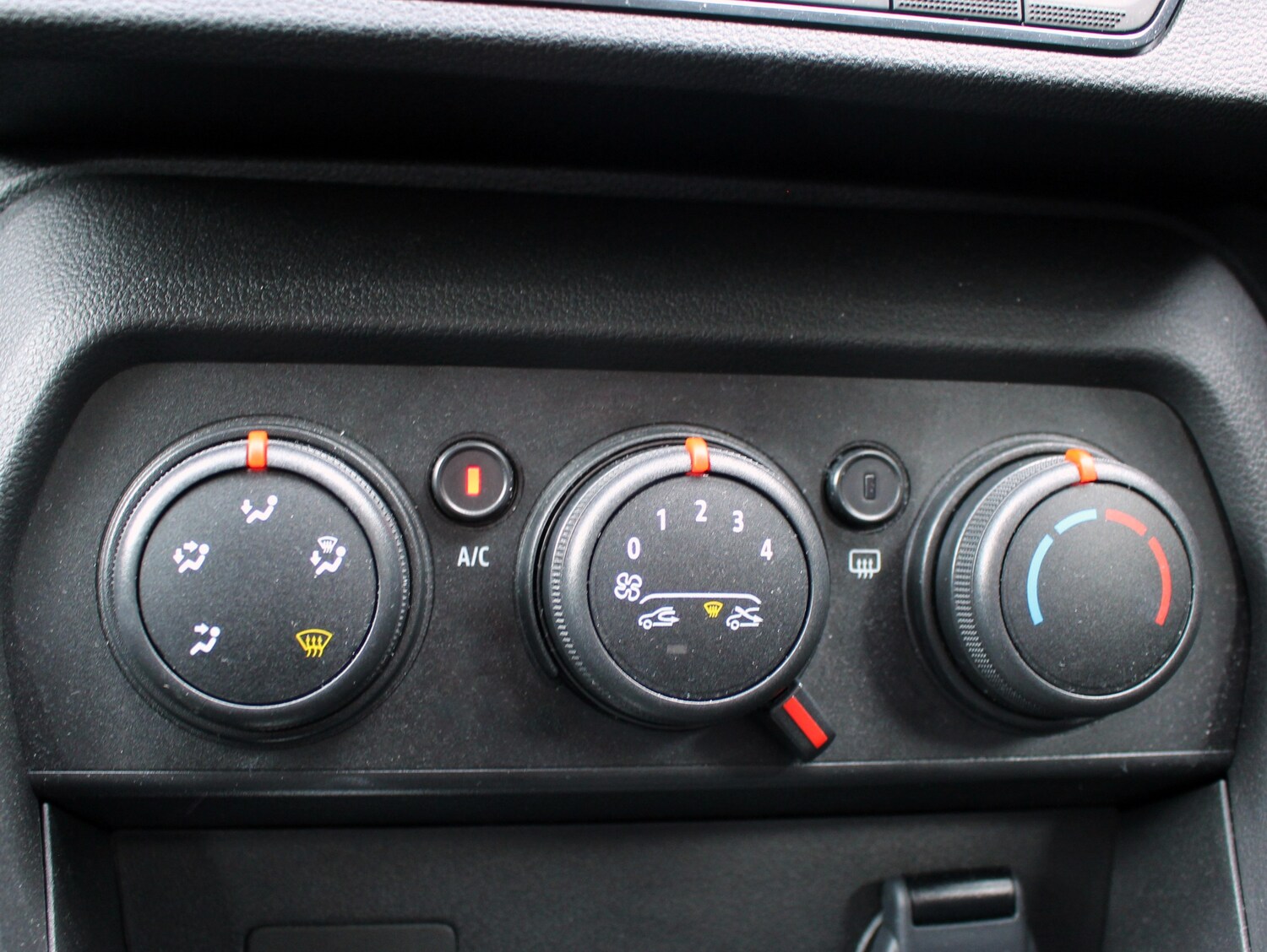 Used Dacia Sandero Stepway 2024 for sale - 76292842: Photo 39