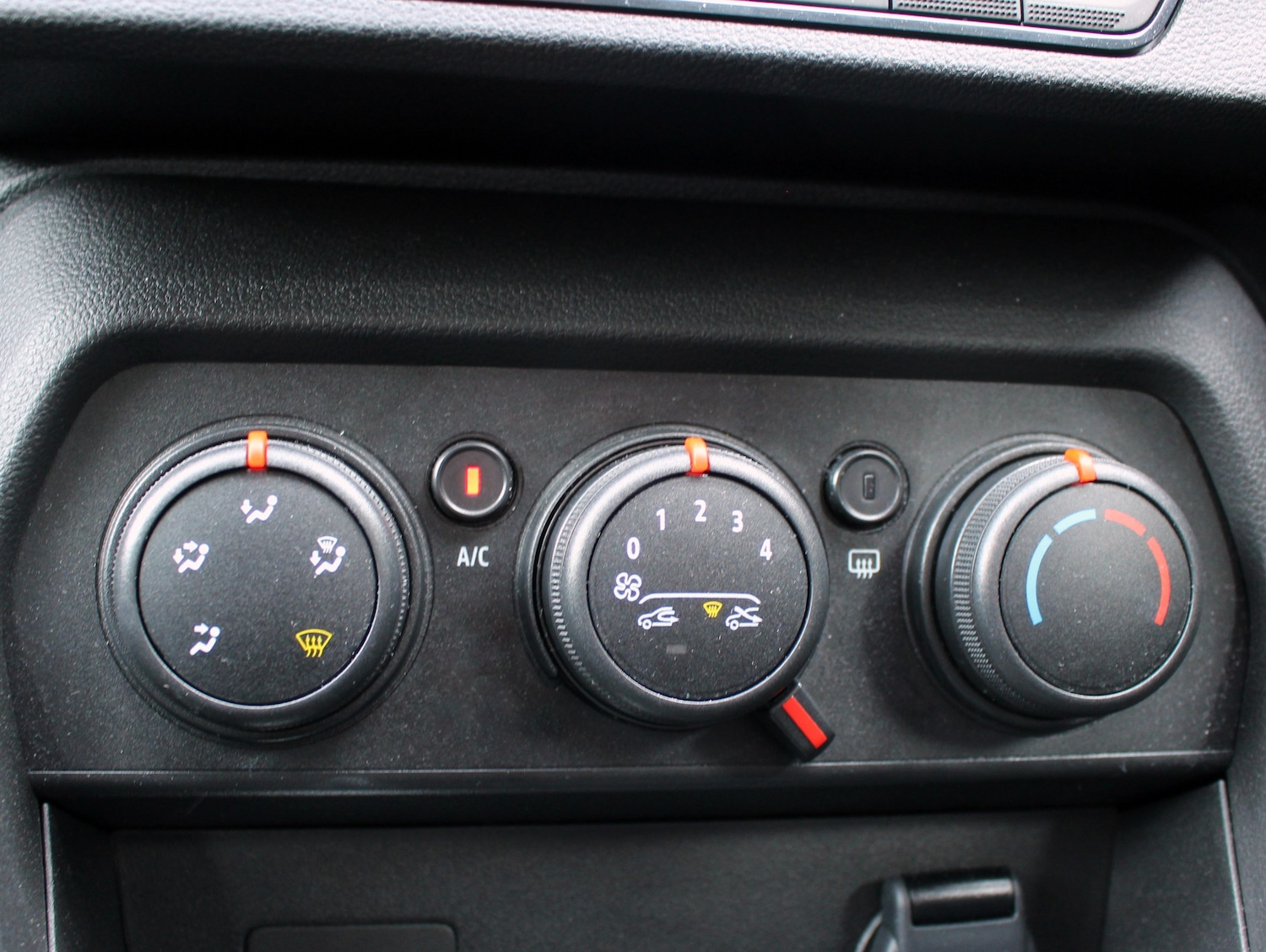 Used Dacia Sandero Stepway 2024 for sale - 76292842: Photo 8