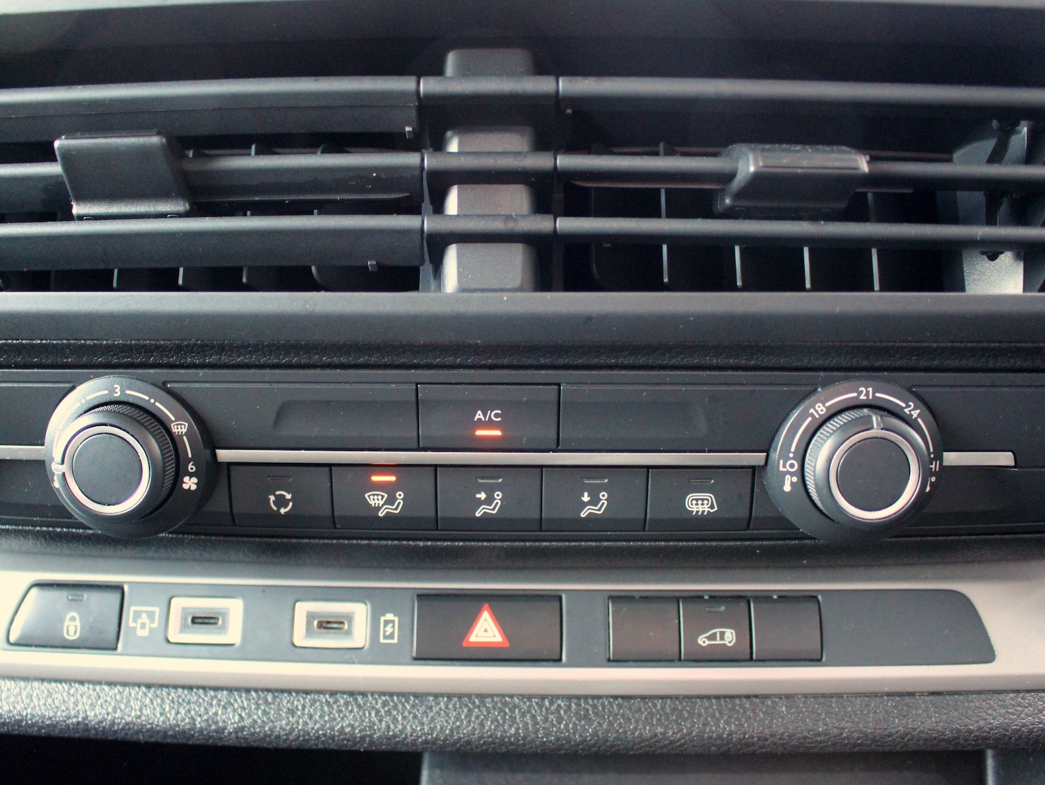 Used Vauxhall Vivaro 2024 for sale - 76783303: Photo 6