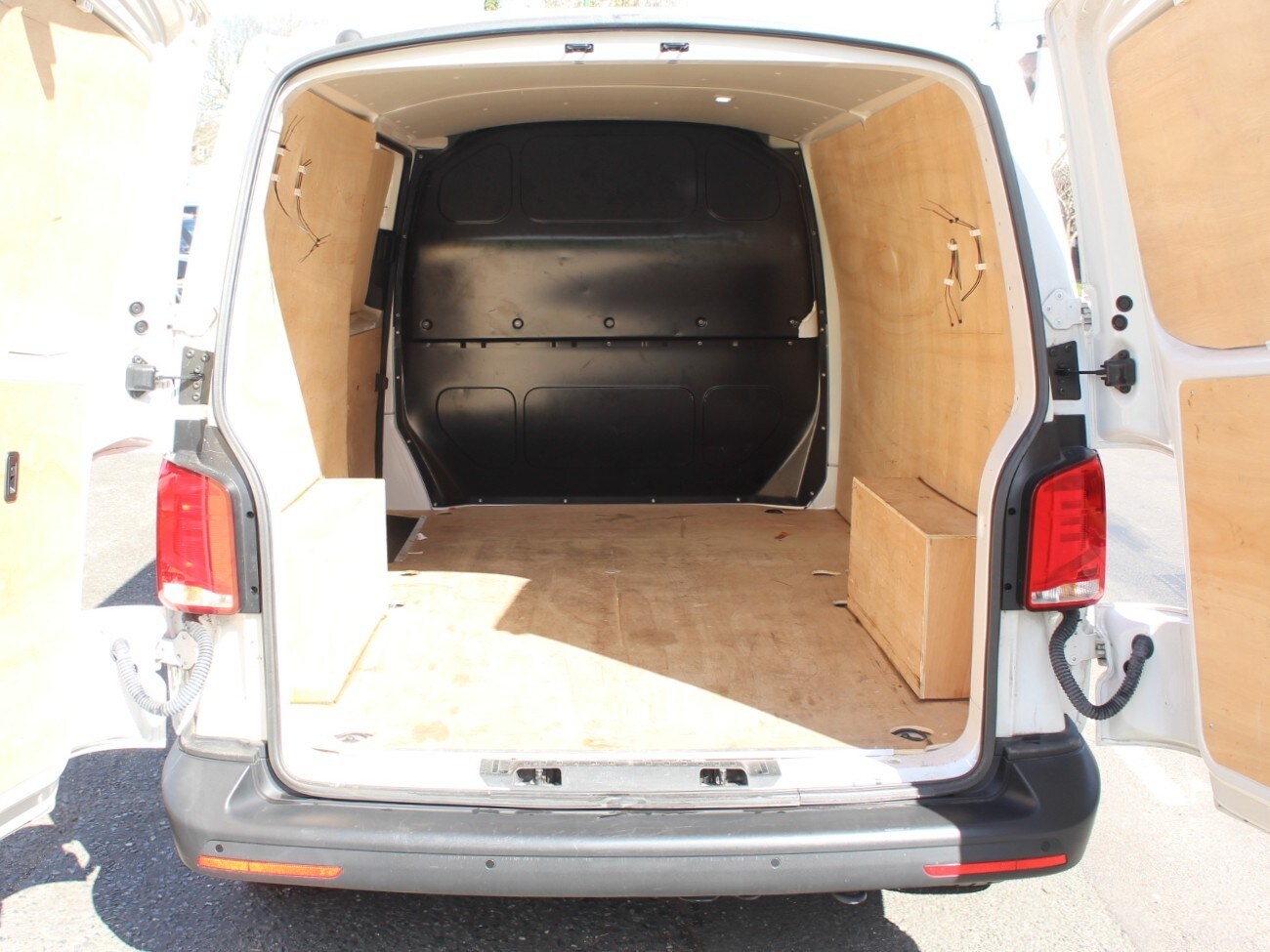 Used Volkswagen Transporter 2024 for sale - 78003563: Photo 11