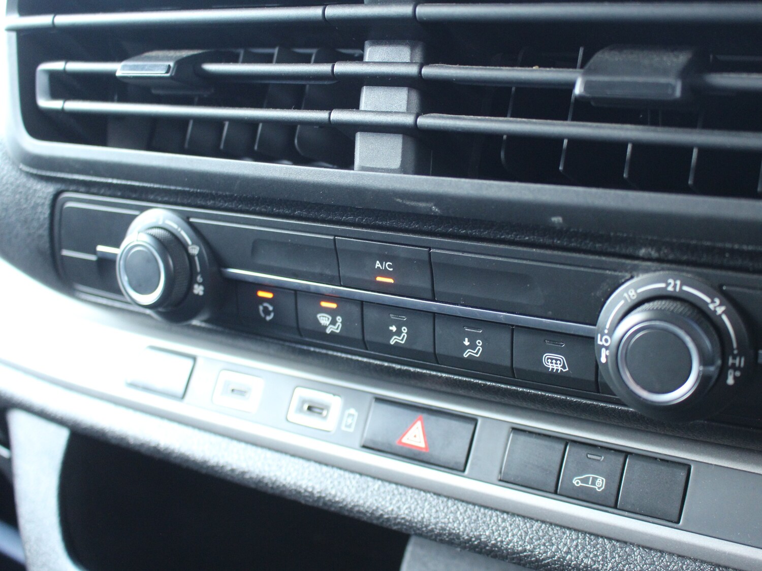 Used Vauxhall Vivaro 2024 for sale - 76783298: Photo 22