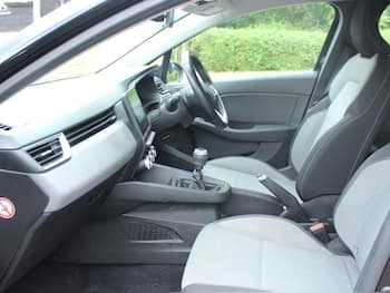 Used Renault Clio 2024 for sale - 79630571: Photo