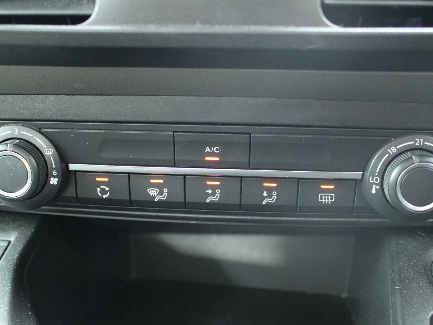 Used Peugeot Rifter 2020 for sale - 76380236: Photo 24